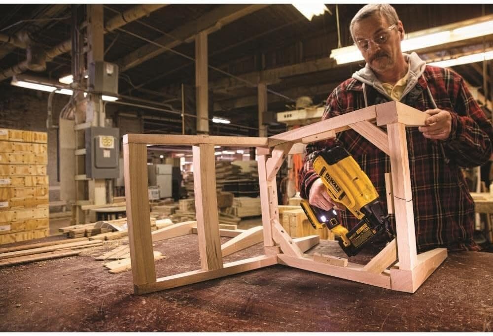 DEWALT DCN680B 20V MAX* XR® 18 GA Cordless Brad Nailer (Tool Only) - Image 4