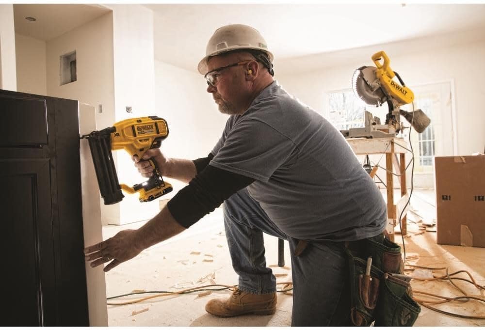 DEWALT DCN680B 20V MAX* XR® 18 GA Cordless Brad Nailer (Tool Only) - Image 6
